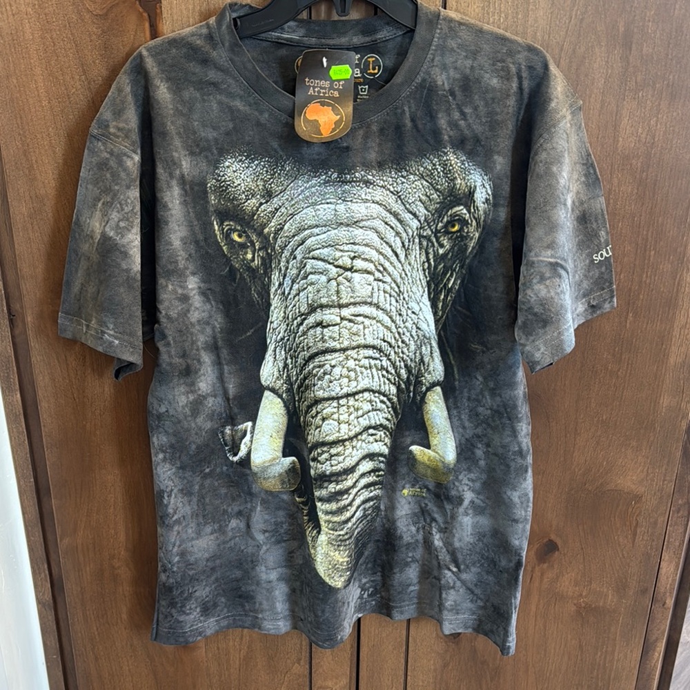 NWT Elephant Graphic Unisex T-Shirt - Gray from South Africa